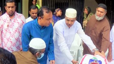 প্রবাসী আব্দুল কাশিম এর পক্ষ থেকে ইফতার ও সেহরী সামগ্রী বিতরণ
