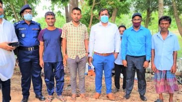 অবৈধভাবে বালু উত্তোলনের জন্য মোবাইল কোর্টে জরিমানা
