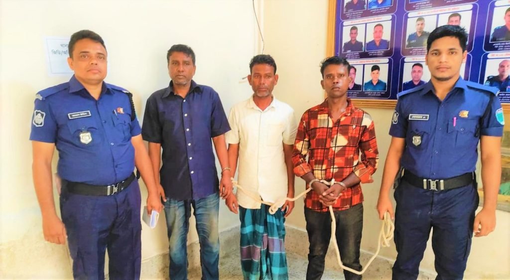 মৌলভীবাজার সদর মডেল থানার বিশেষ অভিযানে সাজা পরোয়ানাভূক্ত ৩ আসামীসহ ৫ জন গ্রেফতার