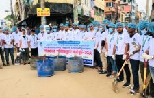 বোরহান উদ্দিন সোসাইটির উদ্যোগে পৌর এলাকায় পরিচ্ছন্নতা অভিযান কর্মসূচী
