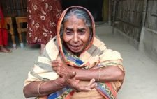 ‘যারা আমার কোল খালি করেছে তাদের বিচার চাই:আমার সুমনের আর ফোন আইছে না।’