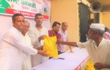 যুক্তরাজ্য আব্দুল জলিলের পক্ষ থেকে খাদ্য সামগ্রী বিতরন 