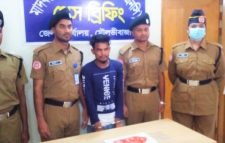  ৮ শত পিস ইয়াবাসহ এক মাদক কারবারিকে গ্রেফতার