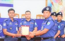 আইন-শৃঙ্খলাসহ বিশেষ অবদান রাখায় শ্রেষ্ঠ ওসি কে এম নজরুল ইসলাম