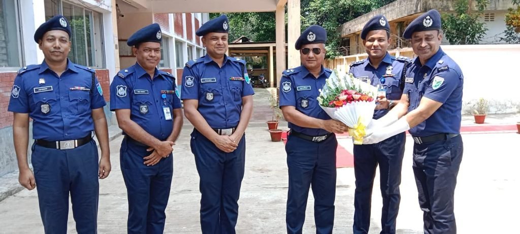 মৌলভীবাজার জেলার পুলিশ সুপার কমলগঞ্জ থানা পরিদর্শন