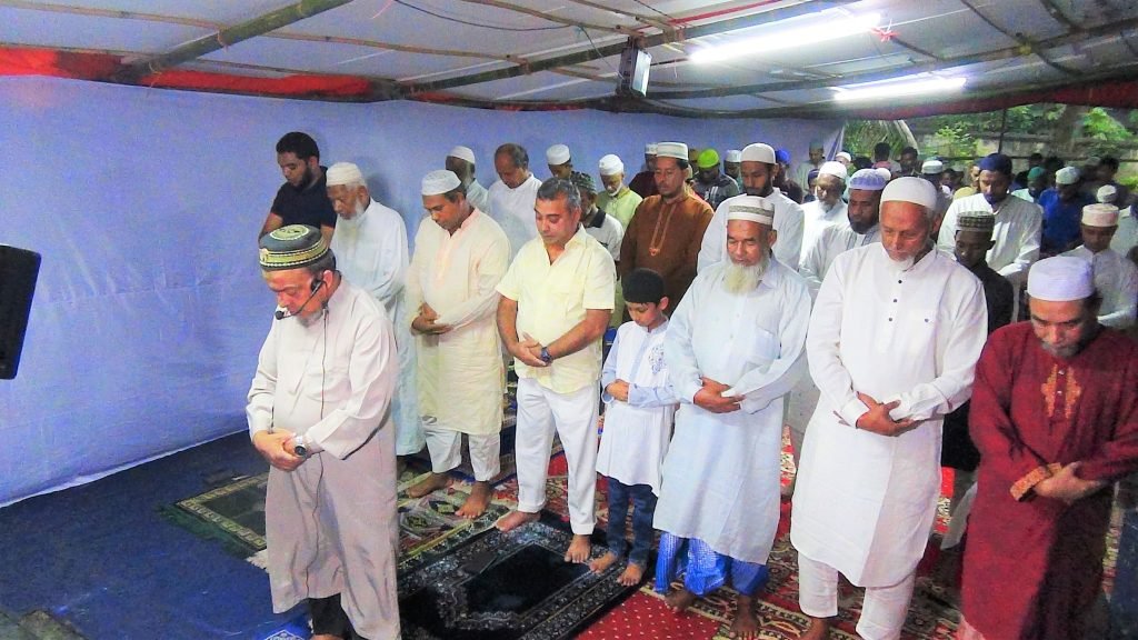 সৌদি আরবের সাথে মিল মৌলভীবাজারে ঈদুল ফিতরের নামাজ আদায়