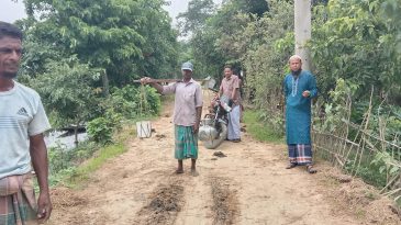 নাজিরাবাদ ইউনিয়ন: দুই কিলোমিটার কাঁচা সড়ক নিয়ে দুর্ভোগে হাজারও মানুষ!