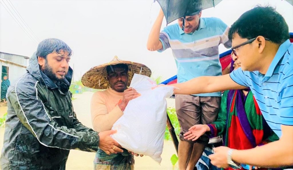 জুড়ী এবং বড়লেখা উপজেলার দুর্গত এলাকা পরিদর্শন ও ত্রাণ বিতরণ