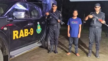 র‌্যাব-৯ এর পৃথক দুটি অভিযানে ৩৪ কেজি গাঁজা ও  ফেন্সিডিল সহ আটক-২