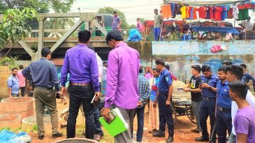 জুড়ী নদীর তীরে অবৈধ ভাবে গড়ে উঠা স্থাপনা উচ্ছেদ