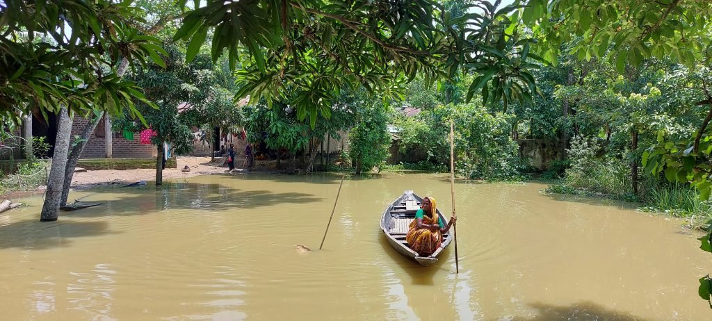  নদী পাড়ের দুই থানার মানুষের মানবেতর জীবন