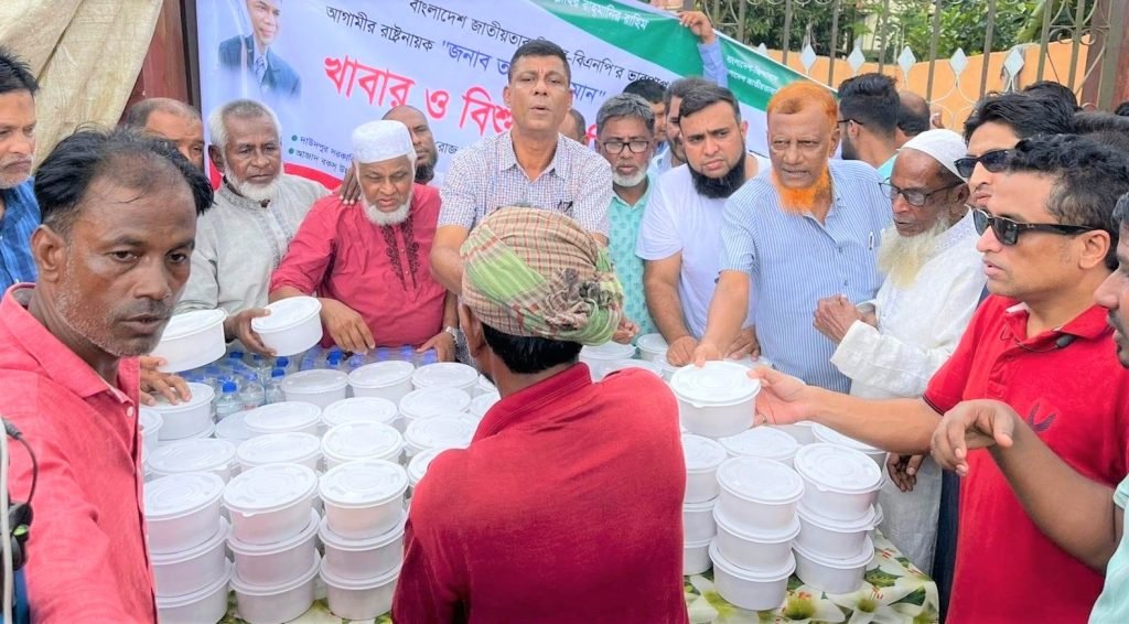 ১৫০০ শ জনের মাঝে  মৌলভীবাজার জেলা বিএনপির ত্রাণ বিতরন