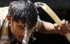 নগরে চলছে ভ্যাপসা গরম, শনিবার থেকে ভারী বৃষ্টির সম্ভাবনা