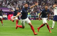 ইংলিশদের স্বপ্ন শেষ করে বিশ্বকাপের শেষ চারে ফ্রান্স