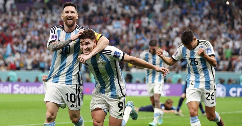 ক্রোয়েশিয়াকে উড়িয়ে স্বপ্নের ফাইনালে আর্জেন্টিনা