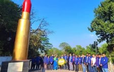 তেলিয়াপাড়া স্মৃতিস্তম্ভে সিলেট জেলা প্রেসক্লাবের শ্রদ্ধা নিবেদন