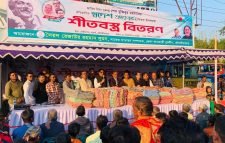 বঙ্গবন্ধুর স্বদেশ প্রত্যাবর্তন দিবস উপলক্ষে জেলা যুবলীগের শীতবস্ত্র বিতরণ