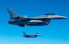 ইউক্রেনকে যুদ্ধবিমান না দেওয়ার ঘোষণা বাইডেনের