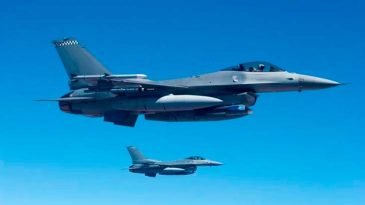 ইউক্রেনকে যুদ্ধবিমান না দেওয়ার ঘোষণা বাইডেনের