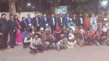 প্রধান মন্ত্রীর উপহার হিসেবে মৌলভীবাজার পত্রিকার হকারদের মধ্যে কম্বল বিতরণ