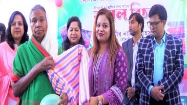 লেডিস ক্লাবের উদ্যোগে প্রেমনগর চা বাাগন  শ্রমিকদের মাঝে শীতবস্ত্র বিতরণ