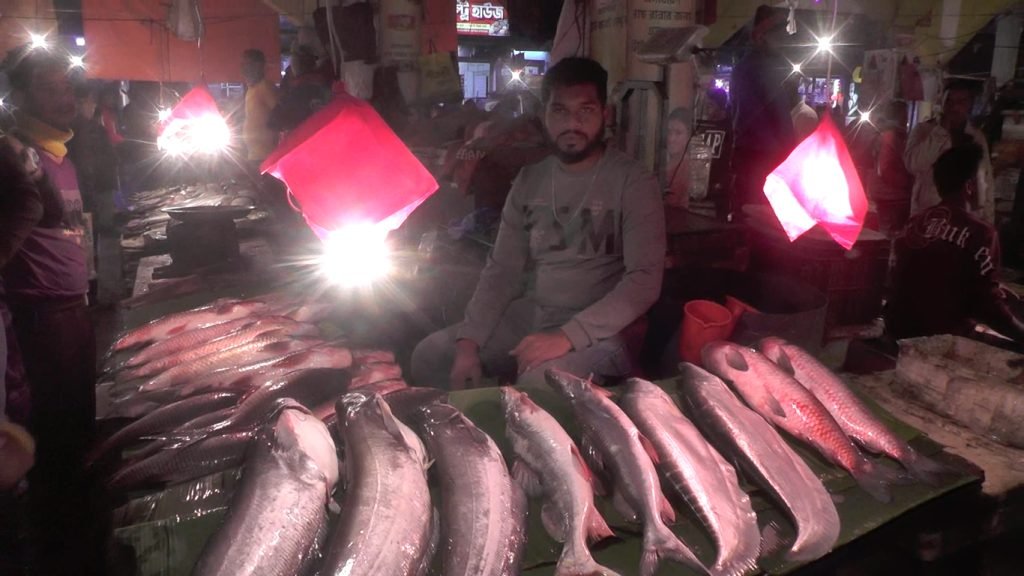 শ্রীমঙ্গলে পৌষ সংক্রান্তি উপলক্ষে ঐতিহ্যবাহী মাছের মেলা