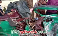 গোলাপগঞ্জে দুই অটোরিকশার সাথে ট্রাকের মুখোমুখি সংঘর্ষে নিহত ৪