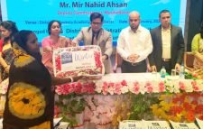 জেলা প্রশাসনের আয়োজনে ২৫০ জন উপকারভোগীর মাঝে সেলাই মেশিন ও শীতবস্ত্র বিতরণ