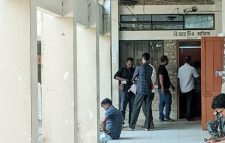 মৌলভীবাজার বিআরটিএ : দালালের কাছে যেতে হয় ভুক্তভোগীরা