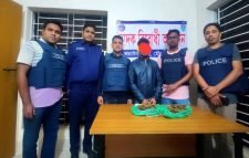 মৌলভীবাজারে মাদক বিরোধী পৃথক অভিযানে আড়াই কেজি গাঁজাসহ আটক ২