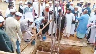 দারুল হাদিস মাদ্রাসায় শামছুল হক ভবনের ভিত্তিপ্রস্তর