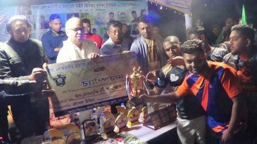 রাখা এলাকাবাসীর উদ্যেগে নাইট মিনিবার ফুটবল টুর্ণামেন্টের ফাইনাল খেলা অনুষ্ঠিত