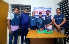 মাদক বিরোধী পৃথক অভিযানে আড়াই কেজি গাঁজাসহ আটক ২