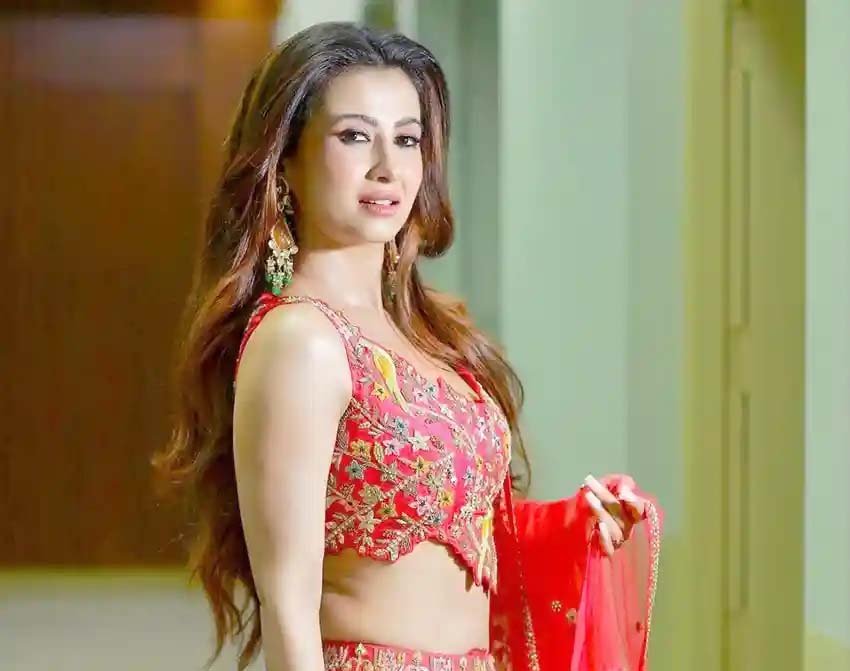 মনামীর কাণ্ড!