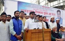 বাদাম বাগিচায় তরুণ সমাজসেবক, ক্রীড়ানুরাগী মাজহরুল ইসলাম সুমনের মতবিনিময়