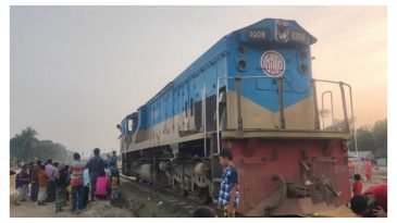 কুলাউড়ায় আন্তঃনগর পাহাড়িকা এক্সপ্রেস ট্রেন আড়াইঘন্টা পর চালু