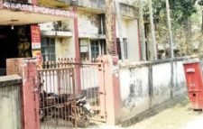 কালের পাতে হারিয়ে যাচ্ছে প্রিয়জনের কাছে হাতে লেখা চিঠি আর ডাকবাক্সের কদর