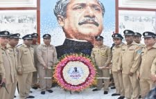 ঐতিহাসিক ৭ই মার্চ উপলক্ষে জেলা পুলিশের পুষ্পস্তবক অর্পণ