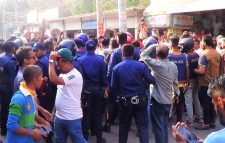 সাবেক এমপি নাসের রহমানের ওপর হামলার প্রতিবাদে বিএনপির বিক্ষোভ মিছিলে পুলিশের বাধা