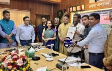 মৌলভীবাজারে ১ হাজার ০৪টি পরিবারের মাঝে  ঘর হস্তান্তর এর শুভ উদ্বোধন করেন প্রধানমন্ত্রী