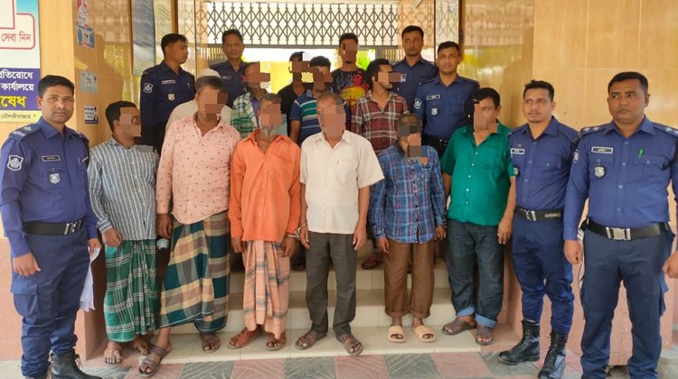 জুয়ার সরঞ্জাম ও নগদ ১৪,৪৩০ টাকা উদ্ধার, ৫ জুয়ারিসহ ১২ জন গ্রেফতার