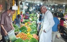 দ্রব্যমূল্যের ঊর্ধ্বগতিতে নাভিশ্বাস সাধারণ মানুষের