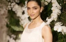 অস্কার মঞ্চে দীপিকা