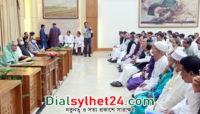 দেশি-বিদেশি ষড়যন্ত্রের বিষয়ে নেতাকর্মীদের সতর্ক করলেন শেখ হাসিনা