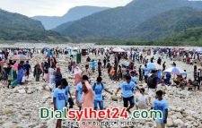 ঈদের ছুটিতে সাদাপাথরে পর্যটকদের ঢল
