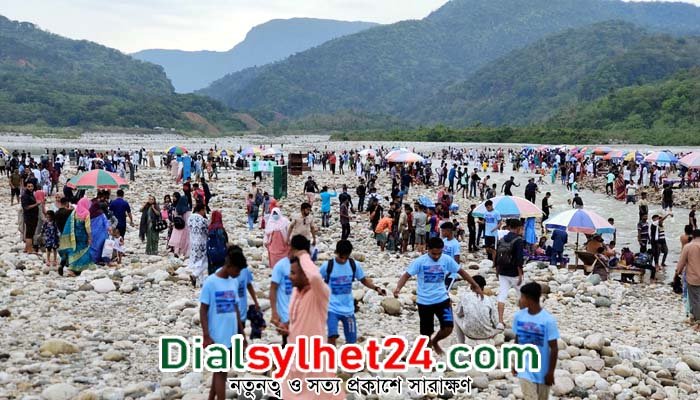 ঈদের ছুটিতে সাদাপাথরে পর্যটকদের ঢল