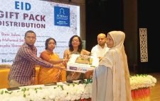 আল-খায়ের ফাউন্ডেশনের উদ্যোগে ৩’শ উপকারভোগীদের মাঝে ঈদ উপহার বিতরণ