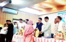 রাজনগরে খাদ্য সামগ্রী বিতরণ