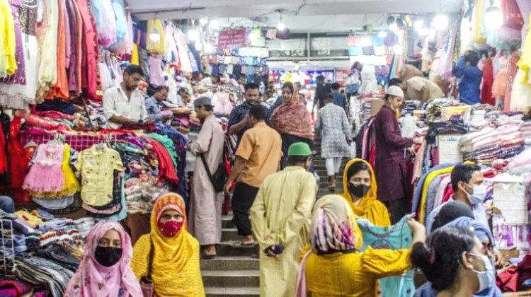 জুড়ীতে জমে উঠেছে ঈদের কেনাকাটা