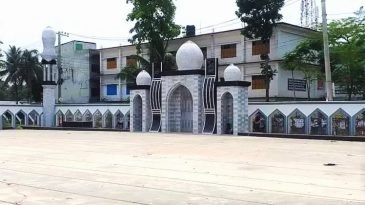 হযরত সৈয়দ শাহ্ মোস্তফা (র:) পৌর ঈদগাহ মাঠে ঈদুল ফিতরের ৩টি জামাত অনুষ্ঠিত হবে